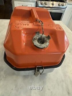 Vintage Chainsaw 1987 Stihl Blitz USMC Metal Chainsaw Gas Fuel Can Minty
